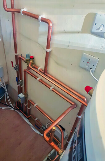 https://claremontplumber.com.au/uploads/2025/06/hot-water-301986.jpg